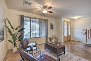 Entry Sitting Area | Dining Table