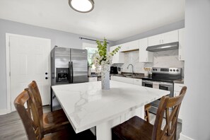 Eat in kitchen island