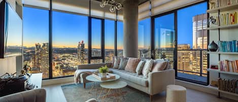 Welcome home! This beautiful sub-penthouse, corner suite will wow you with views no matter the time of day. 