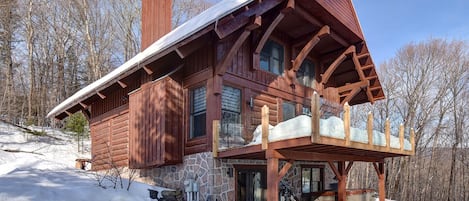 Renovated alpine chalet in the woods
