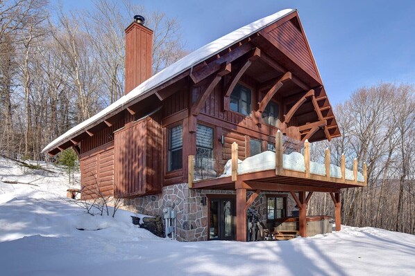 Renovated alpine chalet in the woods
