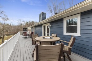 Upper balcony where you can enjoy a fun summer evening