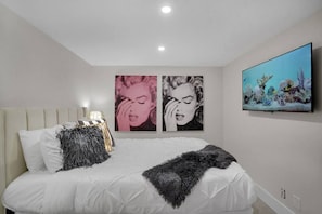 3rd Interior bedroom, queen bed, Roku tv (no windows)