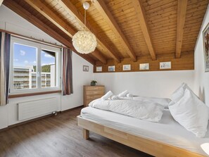 Furniture, Property, Building, Window, Comfort, Wood, Interior Design, Floor, Flooring, Shade