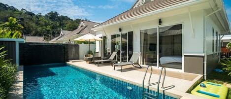 Deluxe pool villa at Kamala Garden View (10011)