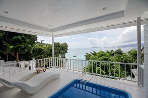 Private pool