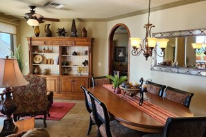 Inside Dining Table for 6/8