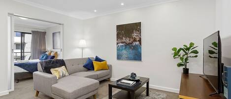Living area, FREE wi-fi, large screen smart TV