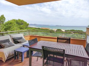 APARTMENT WITH SEA VIEWS.CAPACITY 4 PEOPLE- PARQUING-SA PUNTA COSTA BRAVA SL