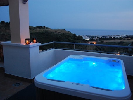 Bain à remous extérieur