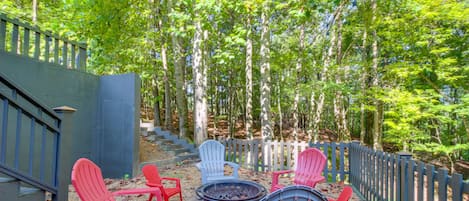 Ellijay Vacation Rental | 5BR | 3BA | 2,500 Sq Ft | Stairs Required
