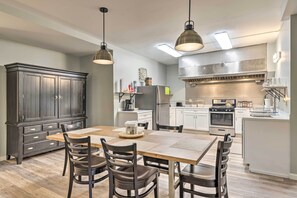 Dining Area | Dishware & Flatware Provided