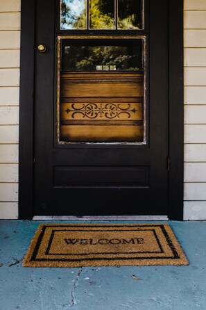 Cottage - Porch