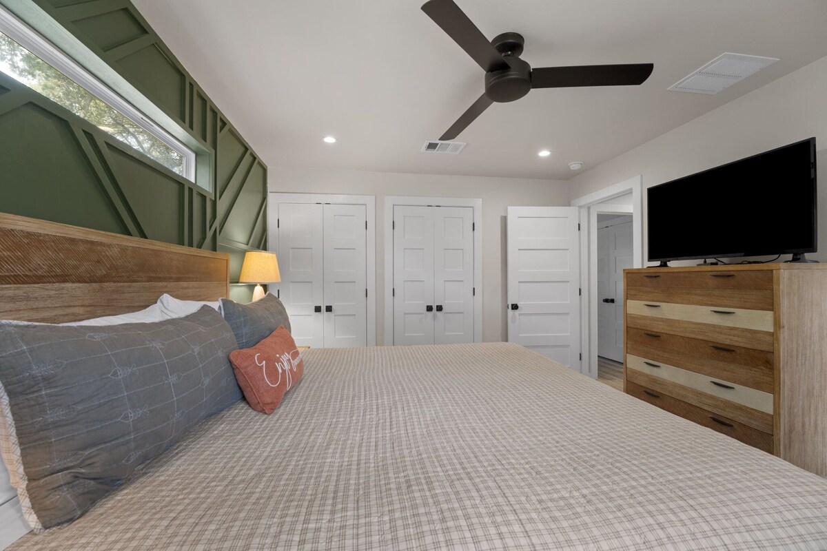 Cozy Retreat Sleeps 7, 3BR/2BA, Private – NEW
