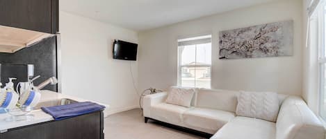 Merced Vacation Rental | Studio | 1BA | Step-Free Access | 252 Sq Ft