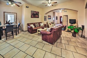 Living Room | Main Floor | Central Air Conditioning | Smart TV