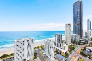 stunning views to Surfers Paradise and beyond 