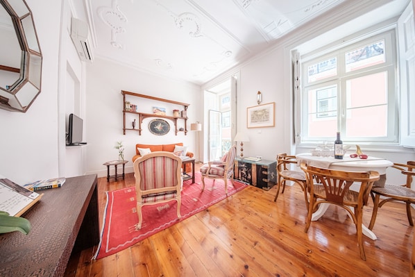 Shining Living room