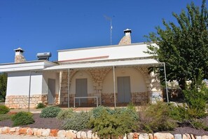 Außenseite Ferienhaus [Sommer]