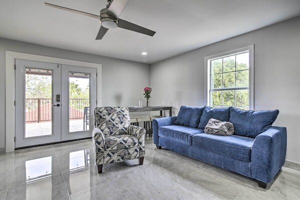 Brownsville Vacation Rental | 1BR | 2BA | Stairs Required | 1,300 Sq Ft