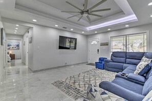 Living Room | Smart TV | Central A/C