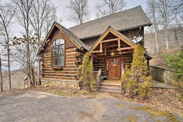 Franklin Vacation Rental | 4BR | 3.5BA | Stairs Required | 3,000 Sq Ft