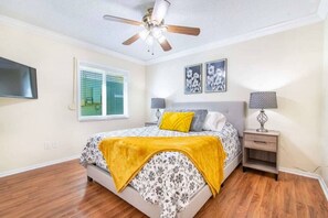 Second bedroom with Queen bed