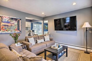 Living Room | Central A/C & Heating