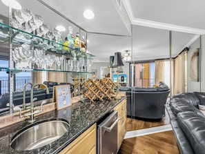 Wet bar 