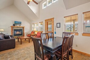 Open floor plan perfect for vacations.