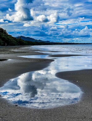 Playa Negra beach/Caribbean Sea is less than 1km away!