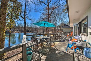 Back Deck | Lake Desoto Access On-Site | Community Amenities (w/ Additional Fee)