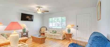 Ocala Vacation Rental | 2BR | 2BA | 1 Step Required | 1,000 Sq Ft