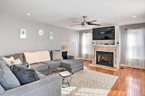 Living Area | Free WiFi | Smart TV