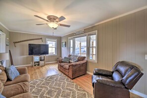 Living Room | Flat-Screen TV w/ Roku | Central Air Conditioning
