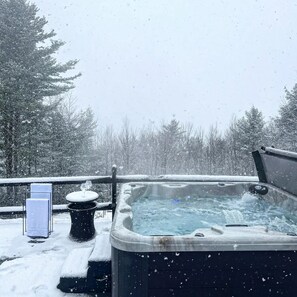 Hot tub looking over the Catskills
