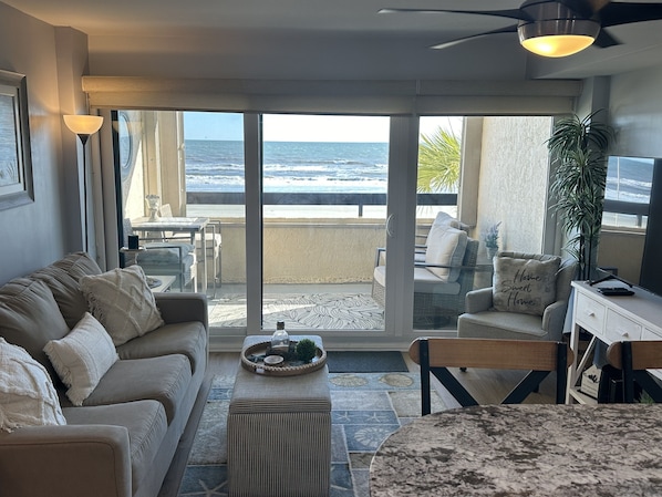 Click picture to watch video of Sea Pointe 206