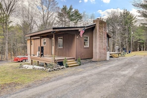 Parking | Gravel Driveway (4 Vehicles) | RV/Trailer Parking