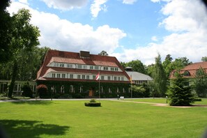 Hotel Döllnsee-Schorfheide (Templin), LHS 10861-Ansicht Haupthaus Hotel Döllnsee-Schorfheide