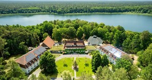 Hotel Döllnsee-Schorfheide (Templin), LHS 10861-Luftaufnahme Hotel Döllnsee-Schorfheide