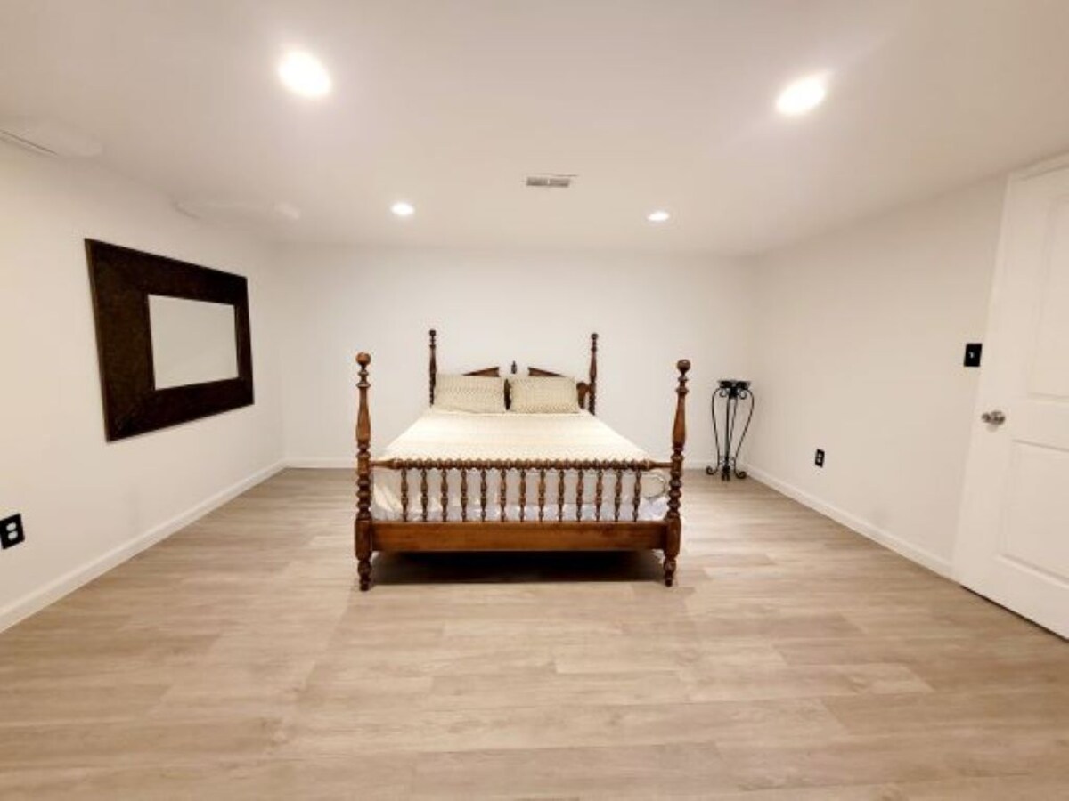 “Stay in Style Downtown Grandville – Discounts for Nurses!”