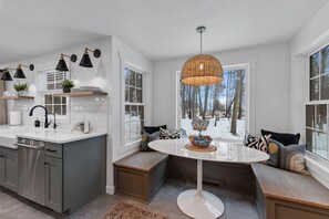 The coziest breakfast nook with the best lake view.