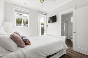 First floor bedroom with Queen bed