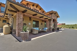 Exterior View of Bella Casa Di Vino - Villa