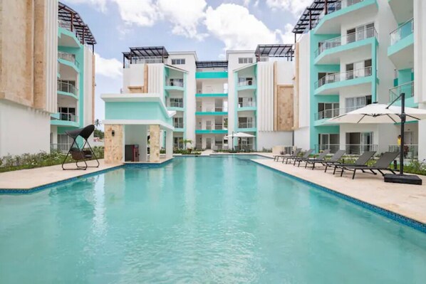 Pool View 3