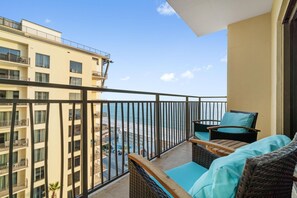 Balcony with seating area