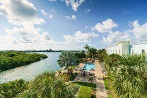 Here you may experience a full relaxation, forget to worry and on your daily obligations, simply enjoy life, you deserved it!