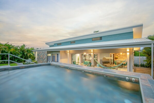 Luxury getaway just 1 mile from downtown La Fortuna