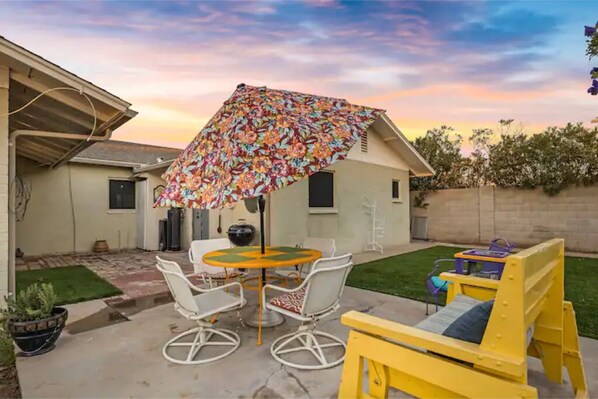 Outdoor dining