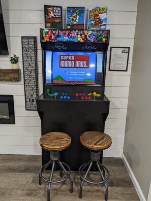Test your skills with up to 3 friends with 10,000+ games from dozens of systems and ports. Play classics like original NES Mario Brothers, your childhood favorites from the N64, plus traditional arcade games.